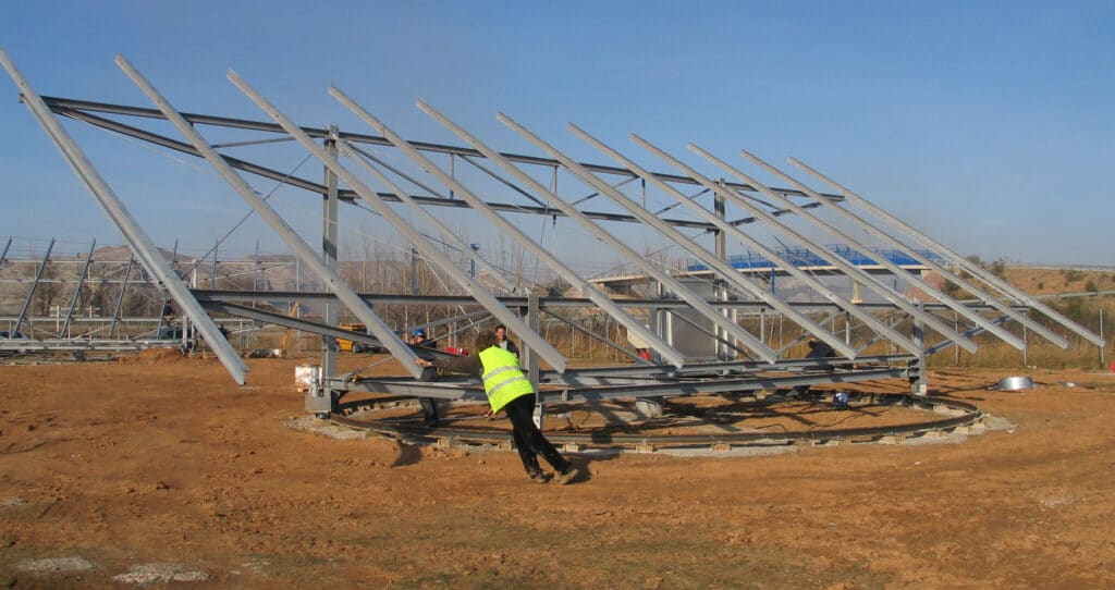 Estructura del seguidor solar de eje de acuerdo al sol